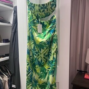 Vibrant Green Leaf Print Fabric